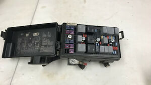 2005-2009 Buick Allure Fuse Relay Panel Box