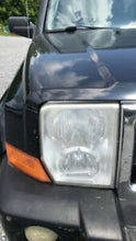 Load image into Gallery viewer, 2006-2010 Jeep Commander Headlight(s)
