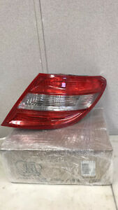 2008-2011 Mercedes Benz C-Class Rear Passenger/Right Tail Light