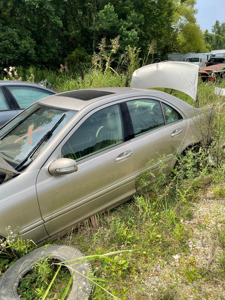 2005 Mercedes-Benz C-Class (Gold)