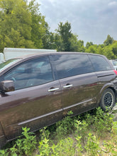 Load image into Gallery viewer, 2007 Nissan Quest (Maroon)
