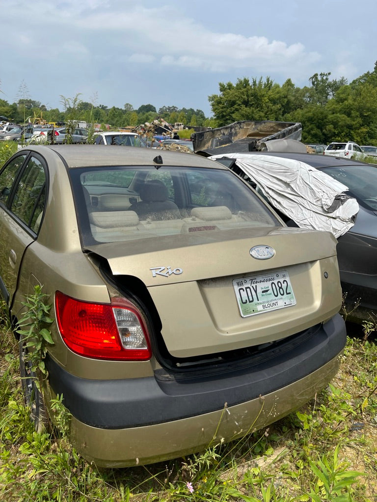 2006 Kia Rio (Gold)