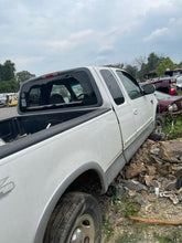 Load image into Gallery viewer, 2000 Ford F-150 (White)
